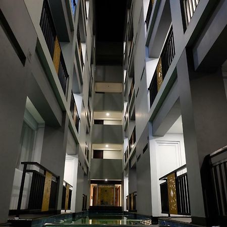 Wirton Seminyak Hotel Денпасар Екстериор снимка