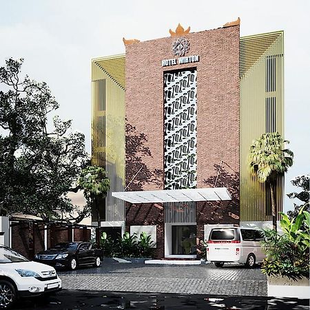 Wirton Seminyak Hotel Денпасар Екстериор снимка