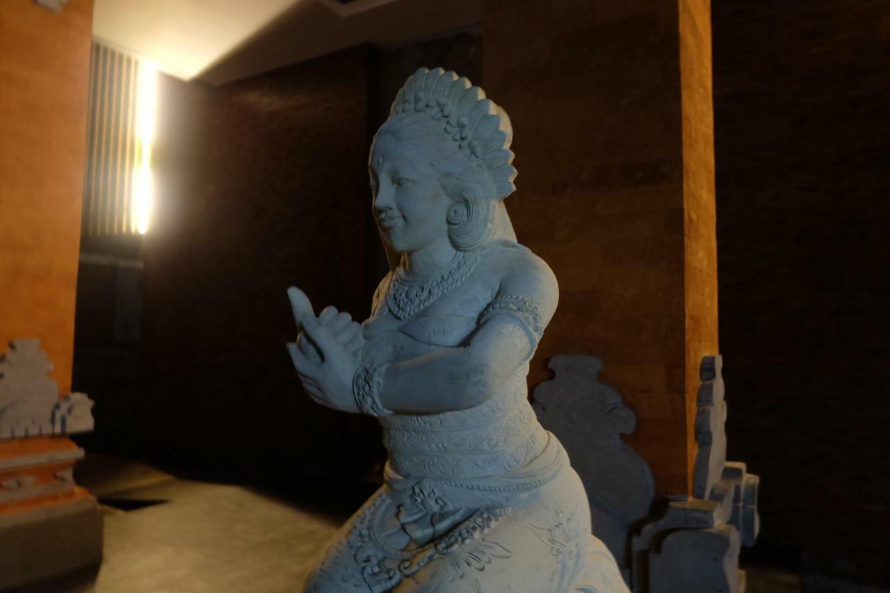 Wirton Seminyak Hotel Денпасар Екстериор снимка