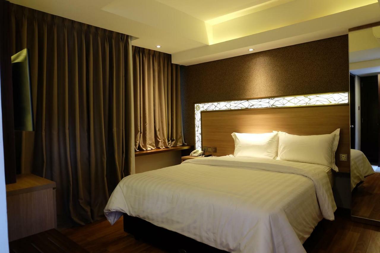 Wirton Seminyak Hotel Денпасар Екстериор снимка