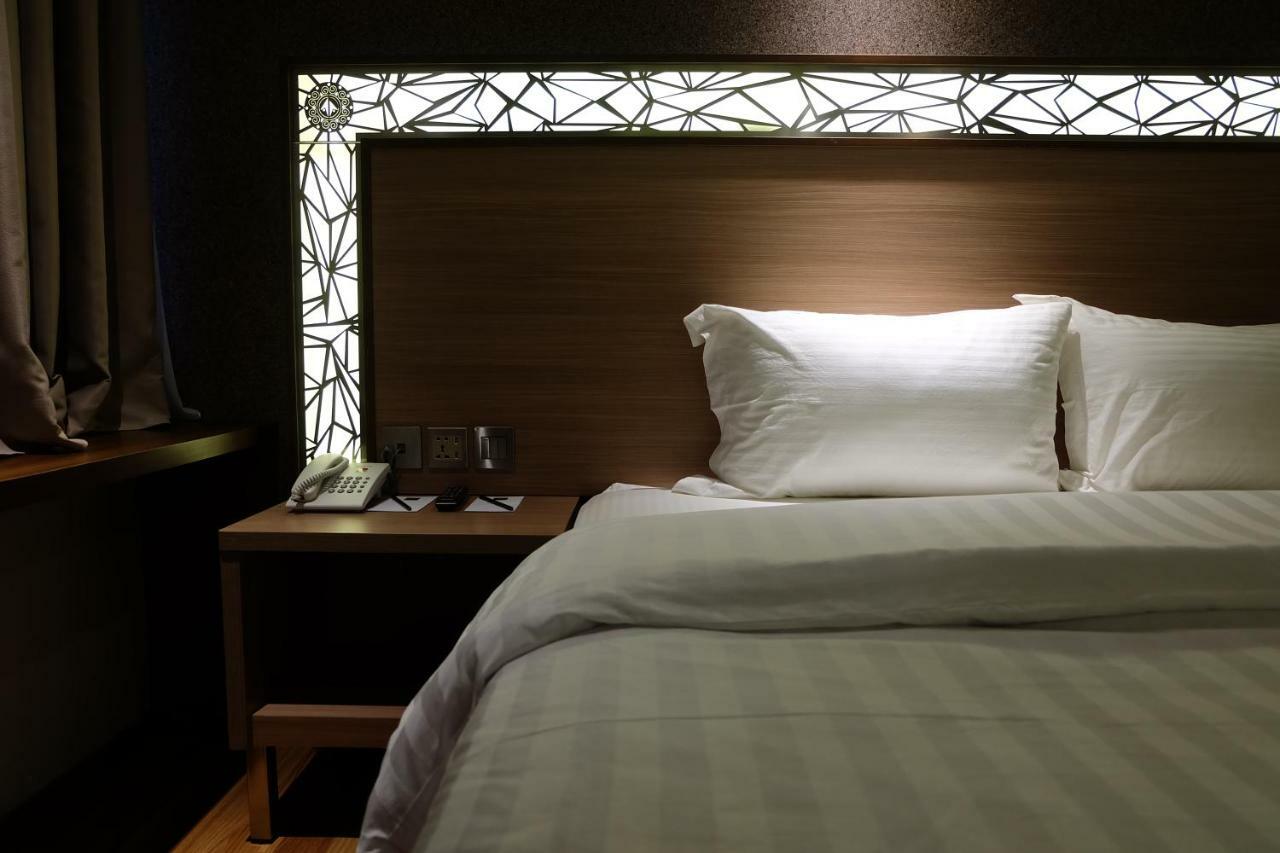 Wirton Seminyak Hotel Денпасар Екстериор снимка