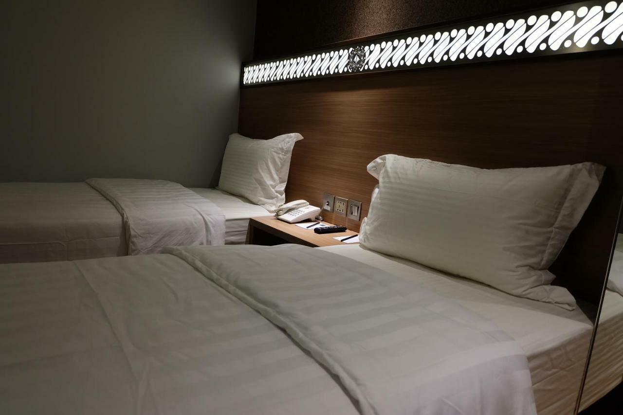 Wirton Seminyak Hotel Денпасар Екстериор снимка