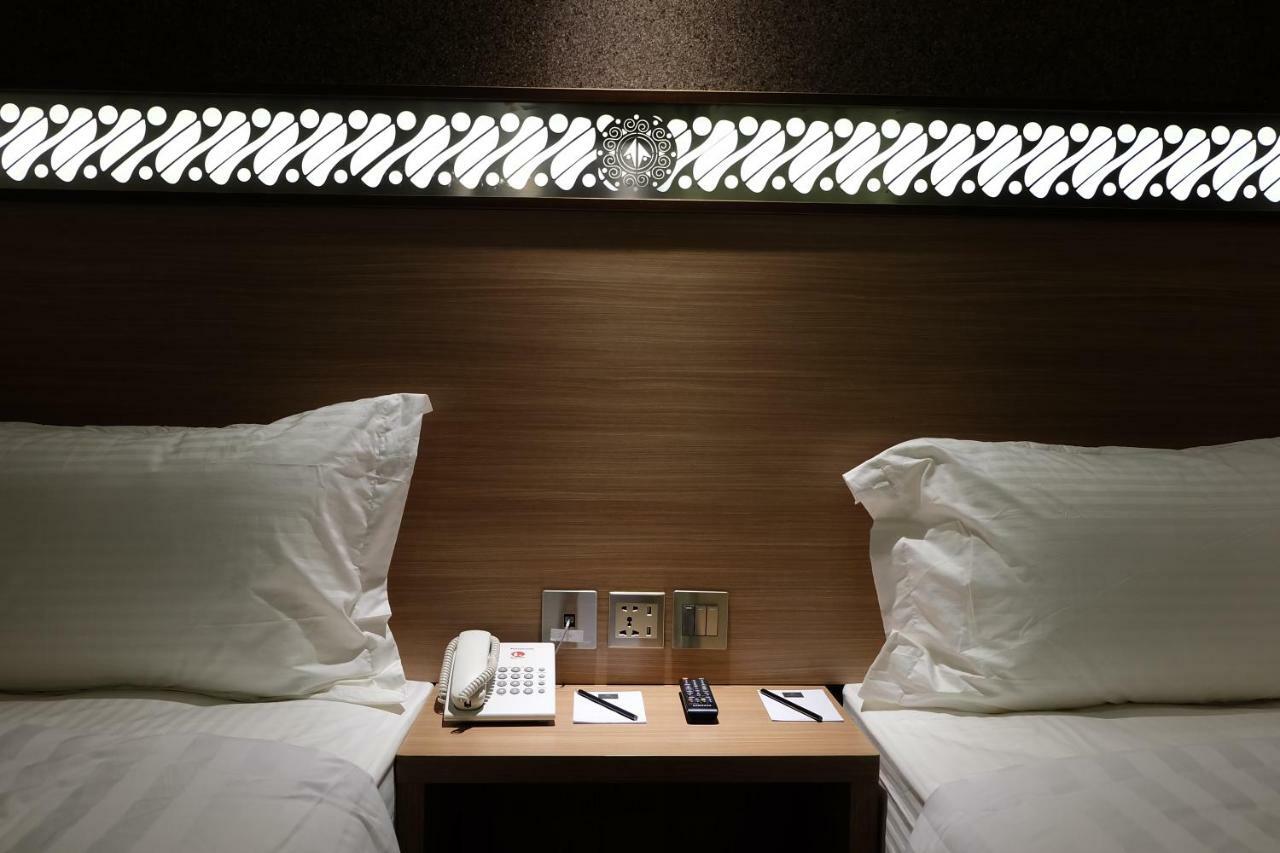 Wirton Seminyak Hotel Денпасар Екстериор снимка