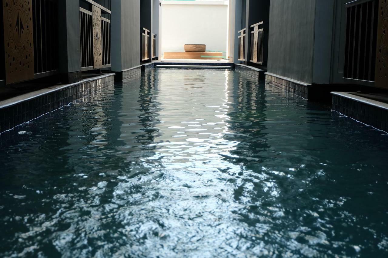 Wirton Seminyak Hotel Денпасар Екстериор снимка